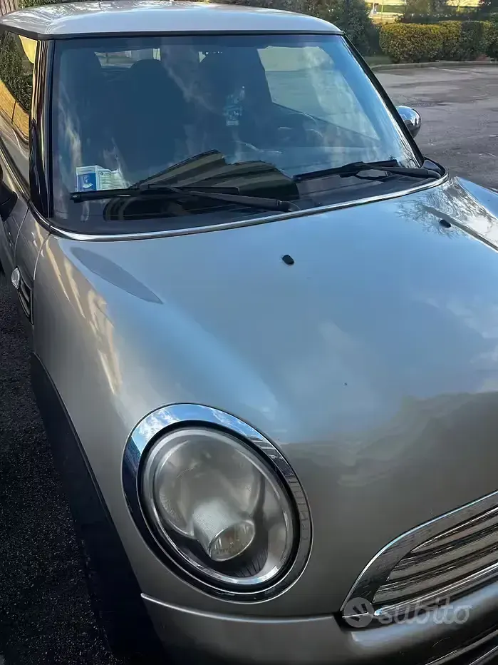 Usata Mini Cooper D 112 CV (82 kW) 2011 Oro Utilitaria