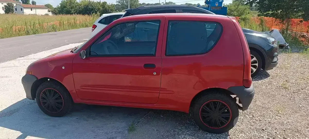 Usata Fiat 600 54 CV (39 kW) 2007 Rosso Utilitaria