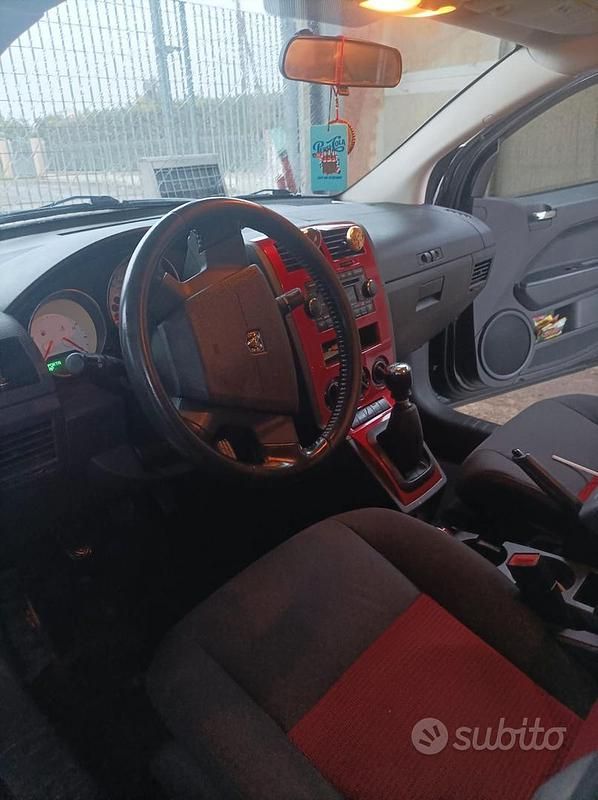 Usata Dodge Caliber 140 CV (102 kW) 2008 Nero Utilitaria