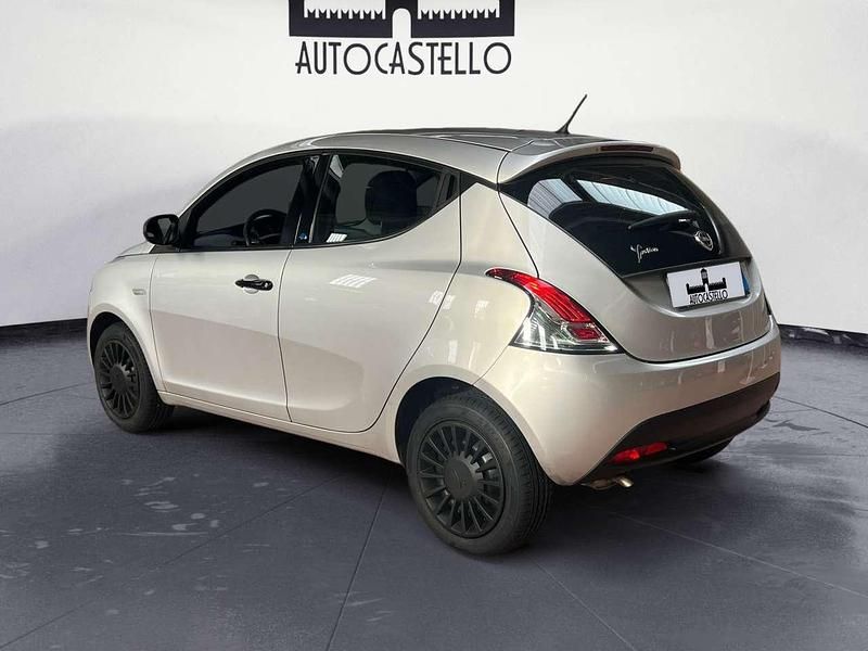 Usata Lancia Ypsilon 69 CV (50 kW) 2018 Grigio Utilitaria