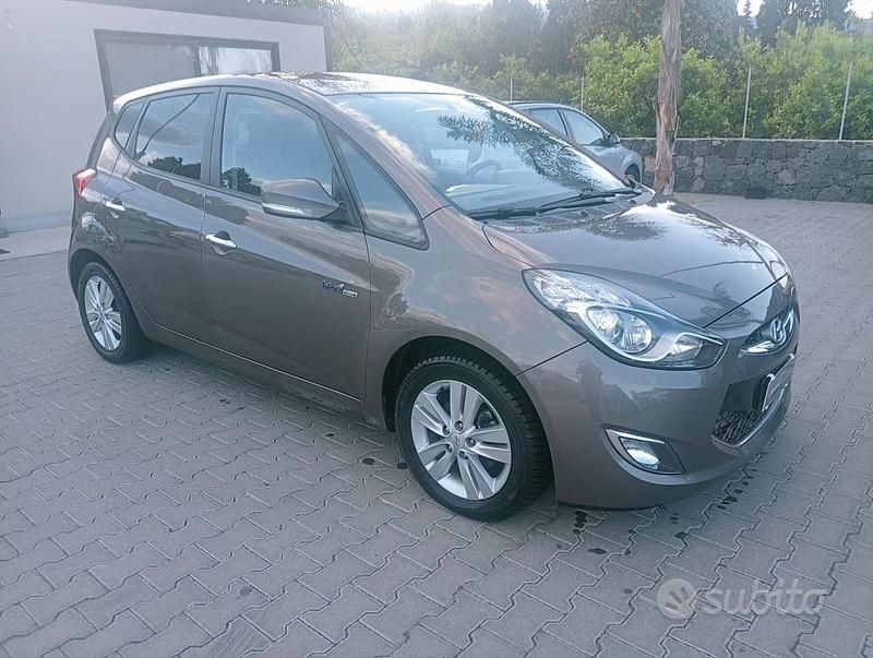 Usata Hyundai ix20 90 CV (66 kW) 2013 Marrone Utilitaria