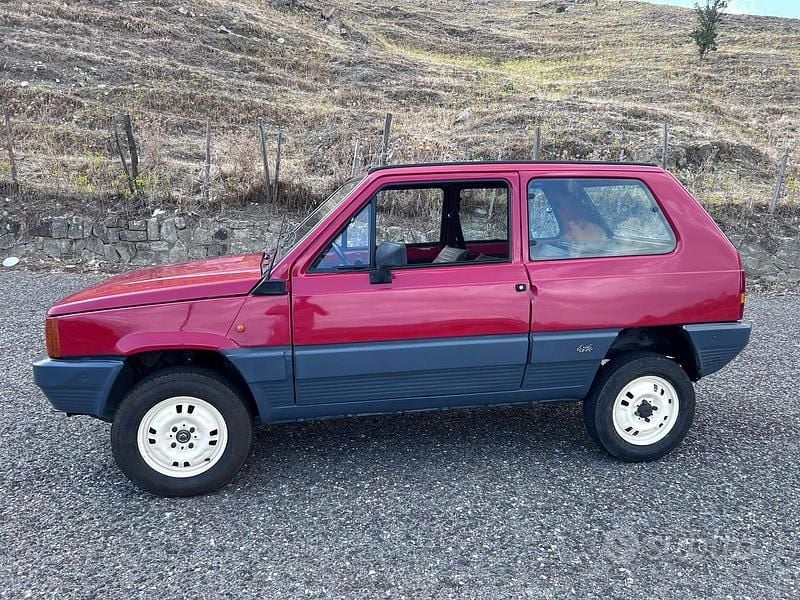 Usata Fiat Panda 4x4 48 CV (35 kW) 1985 Rosso Utilitaria