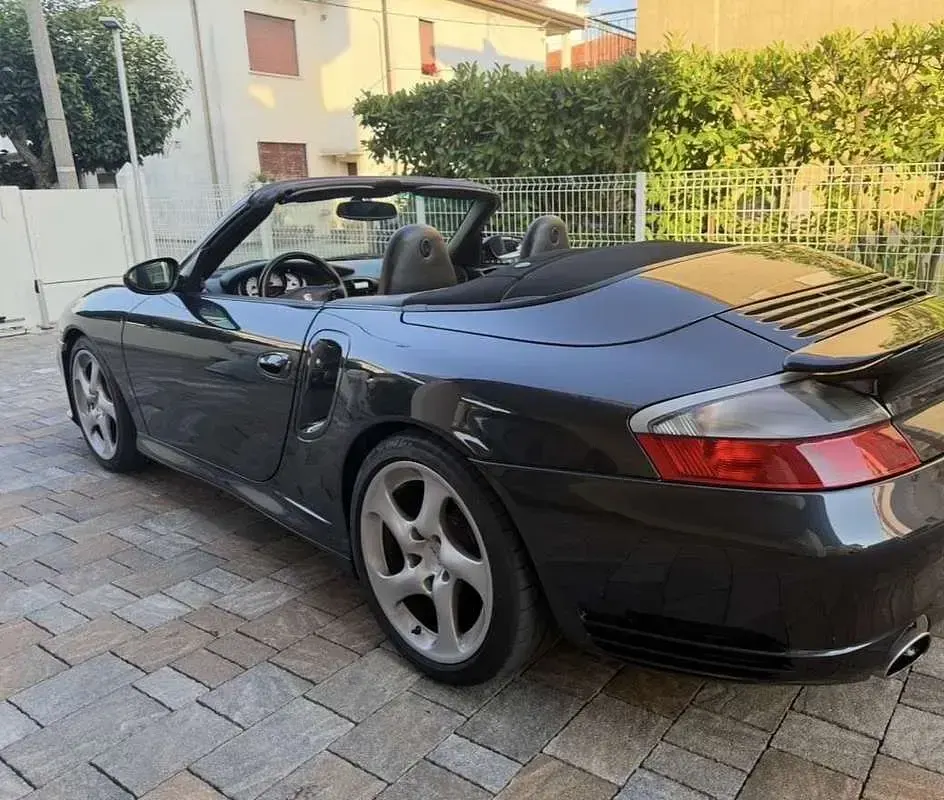 Usata Porsche 996 Turbo 421 CV (309 kW) 2004 Grigio Cabrio