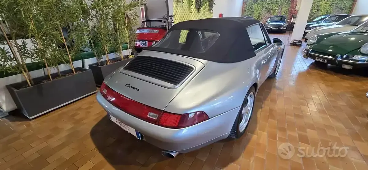 Usata Porsche 911 Carrera Cabriolet 272 CV (200 kW) 1995 Grigio Cabrio