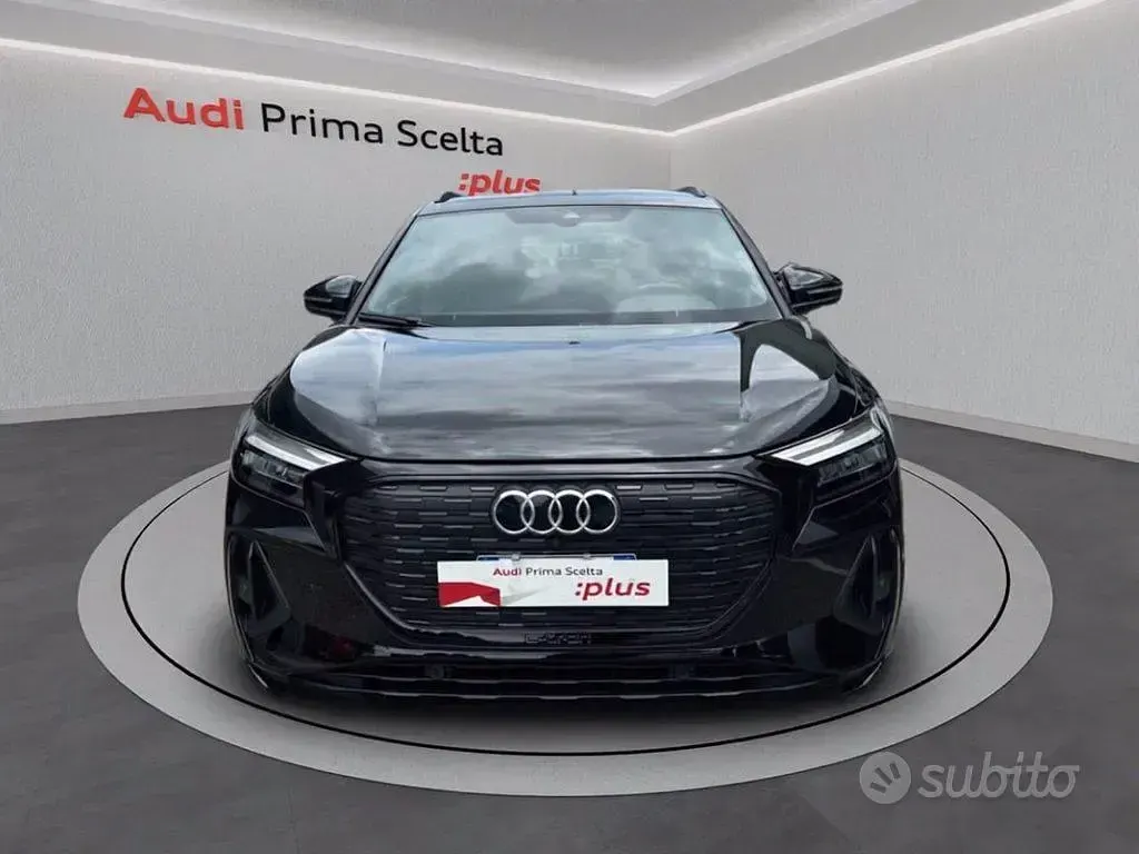 Käytetty Audi Q4 e-tron S-Line 194 kW (265 HP) 2023 Musta Katumaasturi