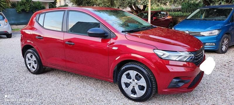 Usata Dacia Sandero Essentiel 101 CV (74 kW) 2022 Rosso Utilitaria