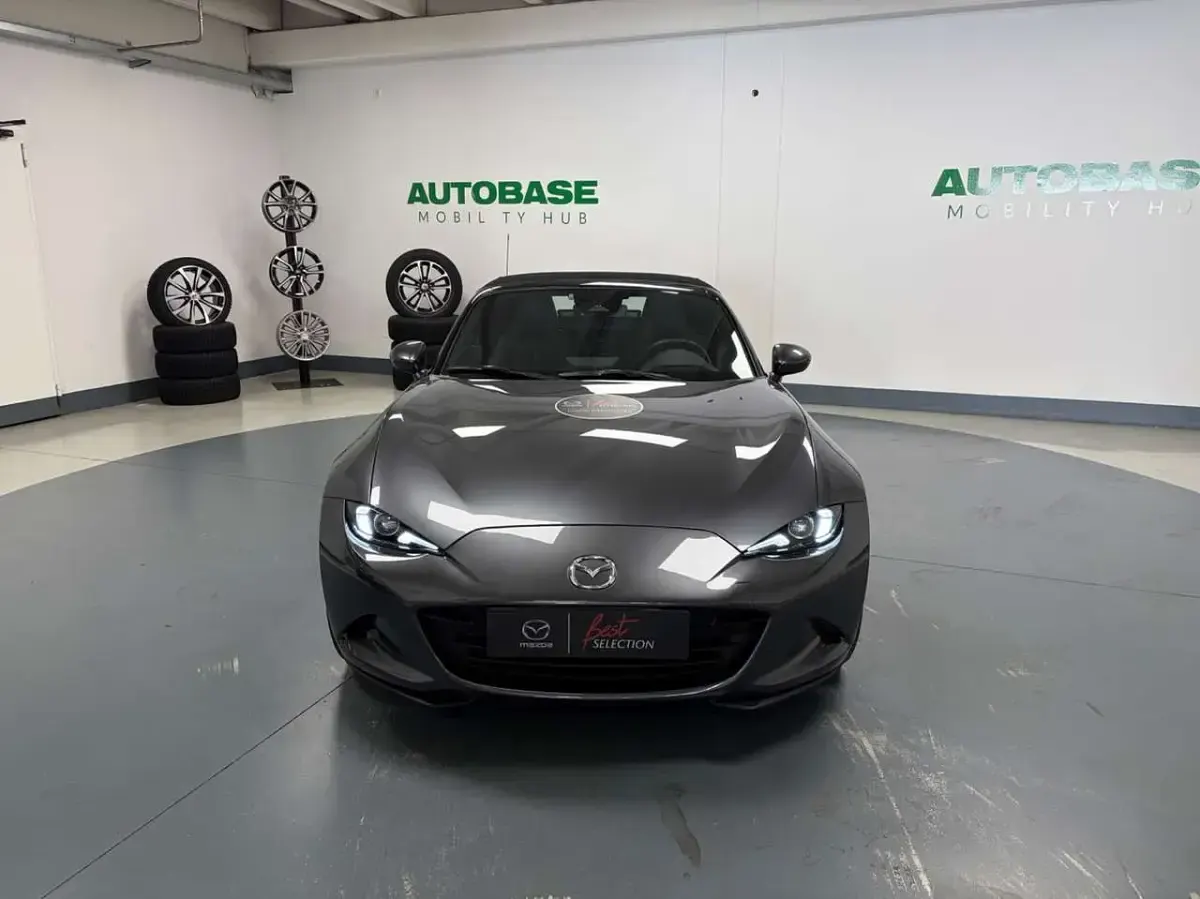 Usata Mazda MX5 Exclusive-Line 184 CV (135 kW) 2024 Machine grey Cabrio