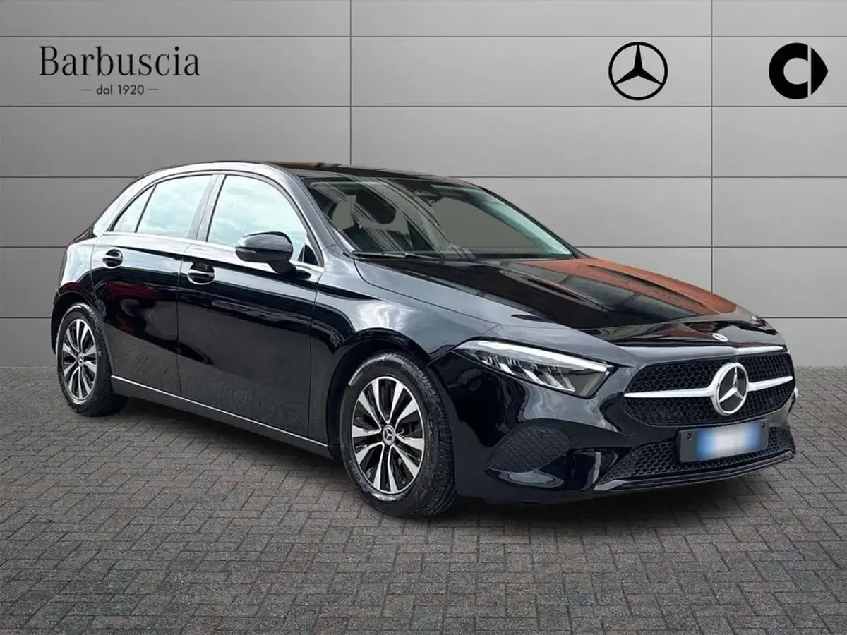 Usata Mercedes A180 Advanced 116 CV (85 kW) 2025 Nero Utilitaria