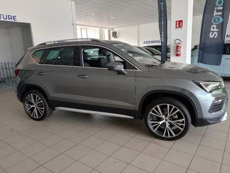 Grigio Nuova 2025 Seat Ateca Xperience SUV | 28.900 € (Super prezzo) - Immagine 1/4