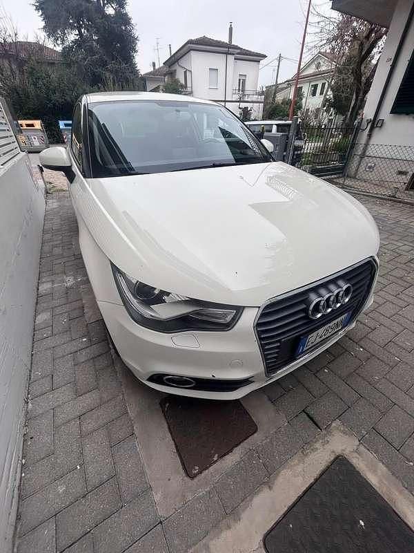 Usata Audi A1 Attraction 122 CV (89 kW) 2011 Utilitaria