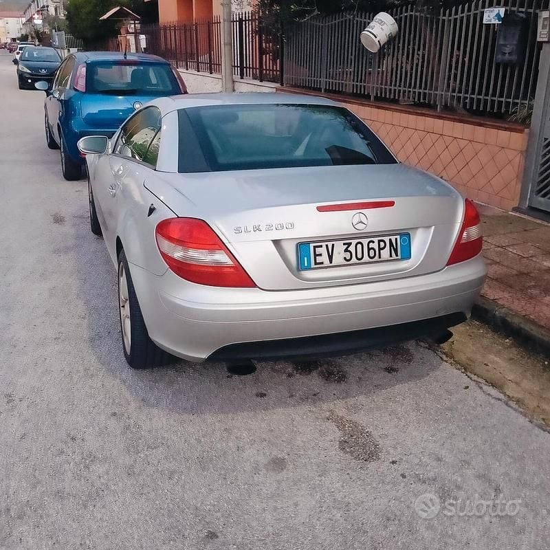 Usata Mercedes SLK200 163 CV (119 kW) 2005 Grigio Cabrio