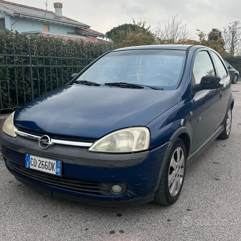 Usata Opel Astra 2001 Blu Berlina