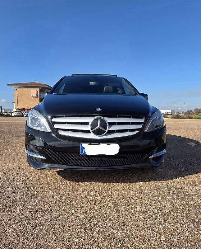 Begagnad Mercedes B200 Executive 156 HK (114 kW) 2015 Minibuss