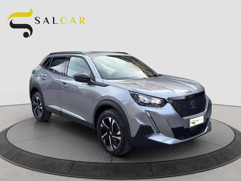 Usata Peugeot 2008 Allure 102 CV (75 kW) 2023 Argento SUV