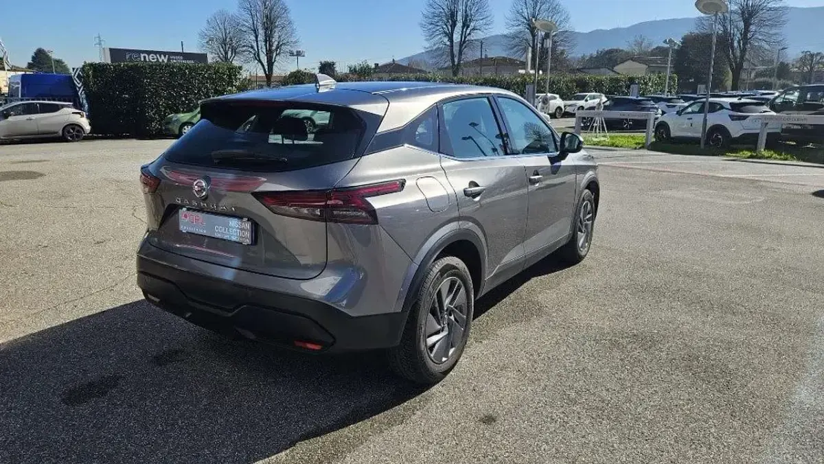 Usata Nissan Qashqai Acenta 140 CV (102 kW) 2021 Grigio SUV