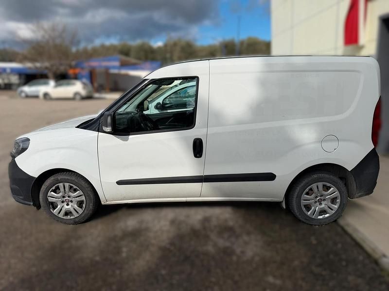 Usata Fiat Doblò 95 CV (69 kW) 2020 Bianco Monovolume