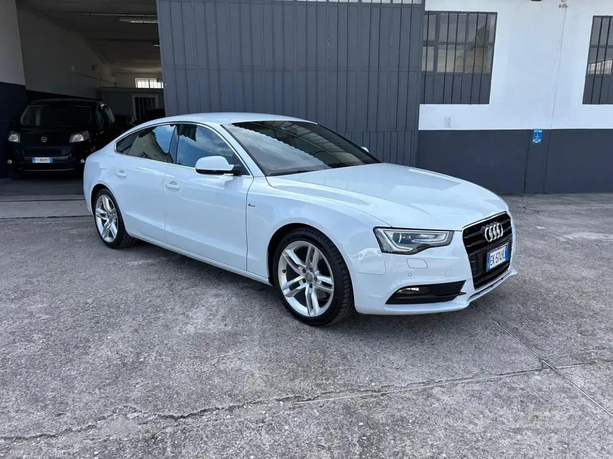 Usata Audi A5 Ambiente 177 CV (130 kW) 2012 Bianco Coupé