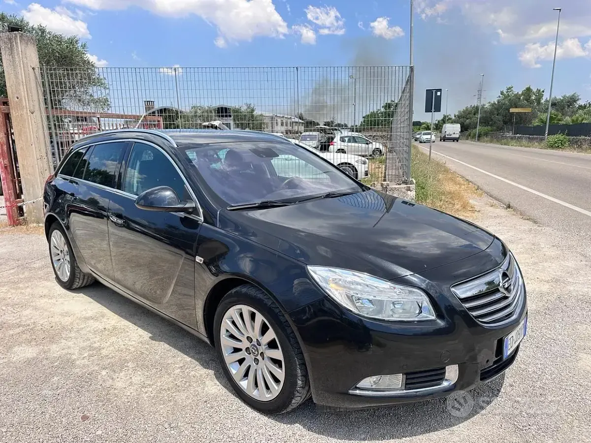 Usata Opel Insignia 131 CV (96 kW) 2010 Nero Station wagon