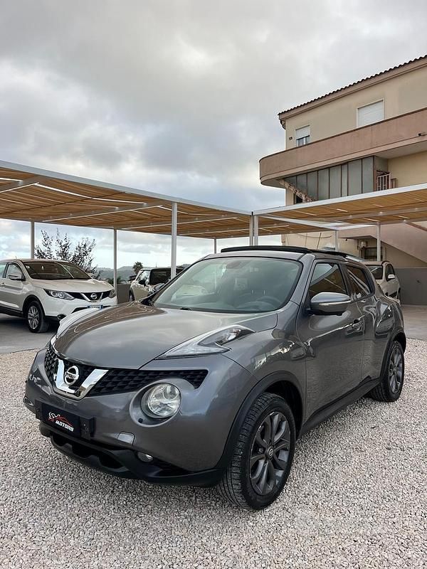 Grigio Usata 2015 Nissan Juke SUV | 6800 € (Buon prezzo) - Immagine 1/4