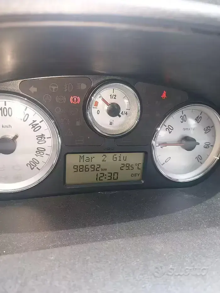 Usata Lancia Ypsilon 60 CV (44 kW) 2010 Grigio Utilitaria