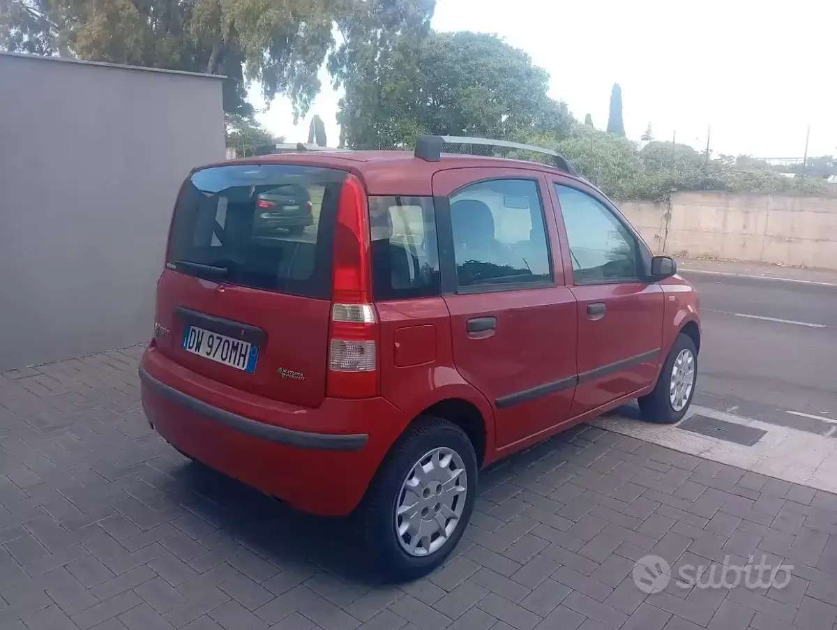 Usata Fiat Panda Active 69 CV (50 kW) 2011 Rosso Utilitaria