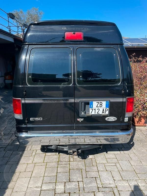 Usata Ford Econoline 2004 Nero Monovolume