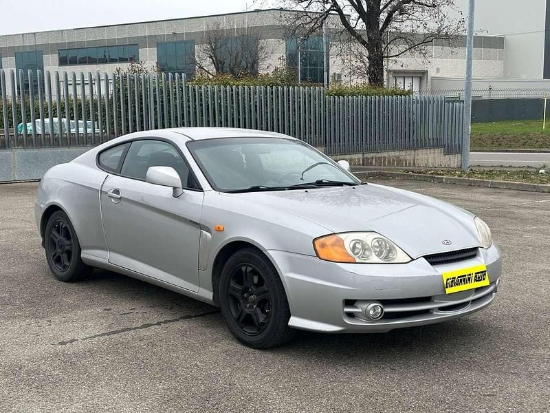 Usata Hyundai Coupé 105 CV (77 kW) 2022 Argento Coupé