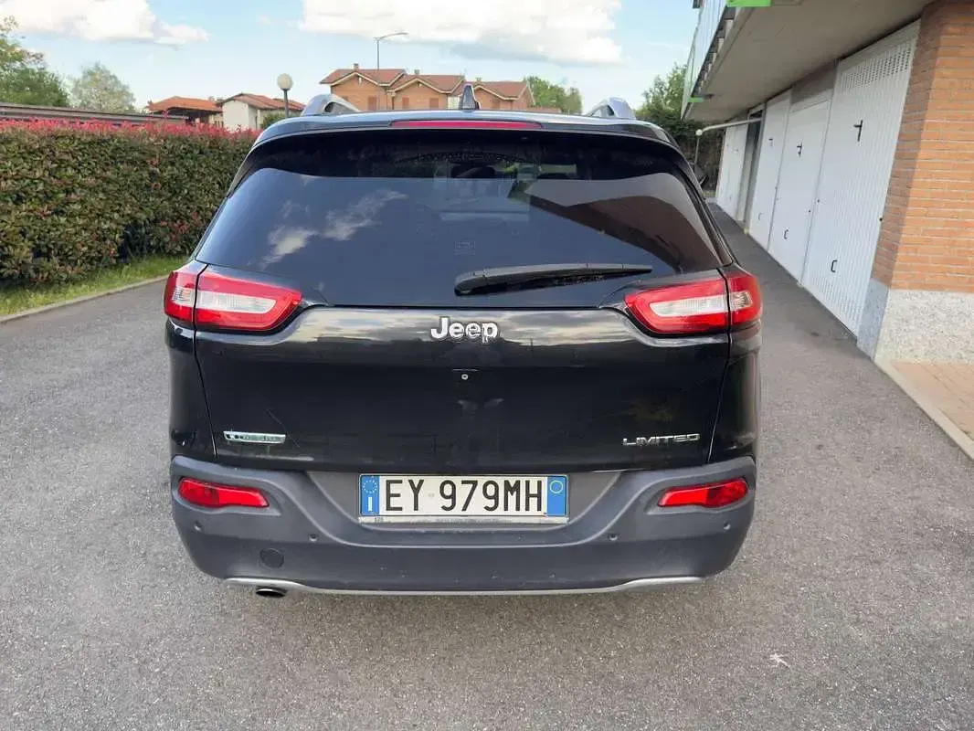 Usata Jeep Cherokee Limited 140 CV (102 kW) 2015 Nero SUV