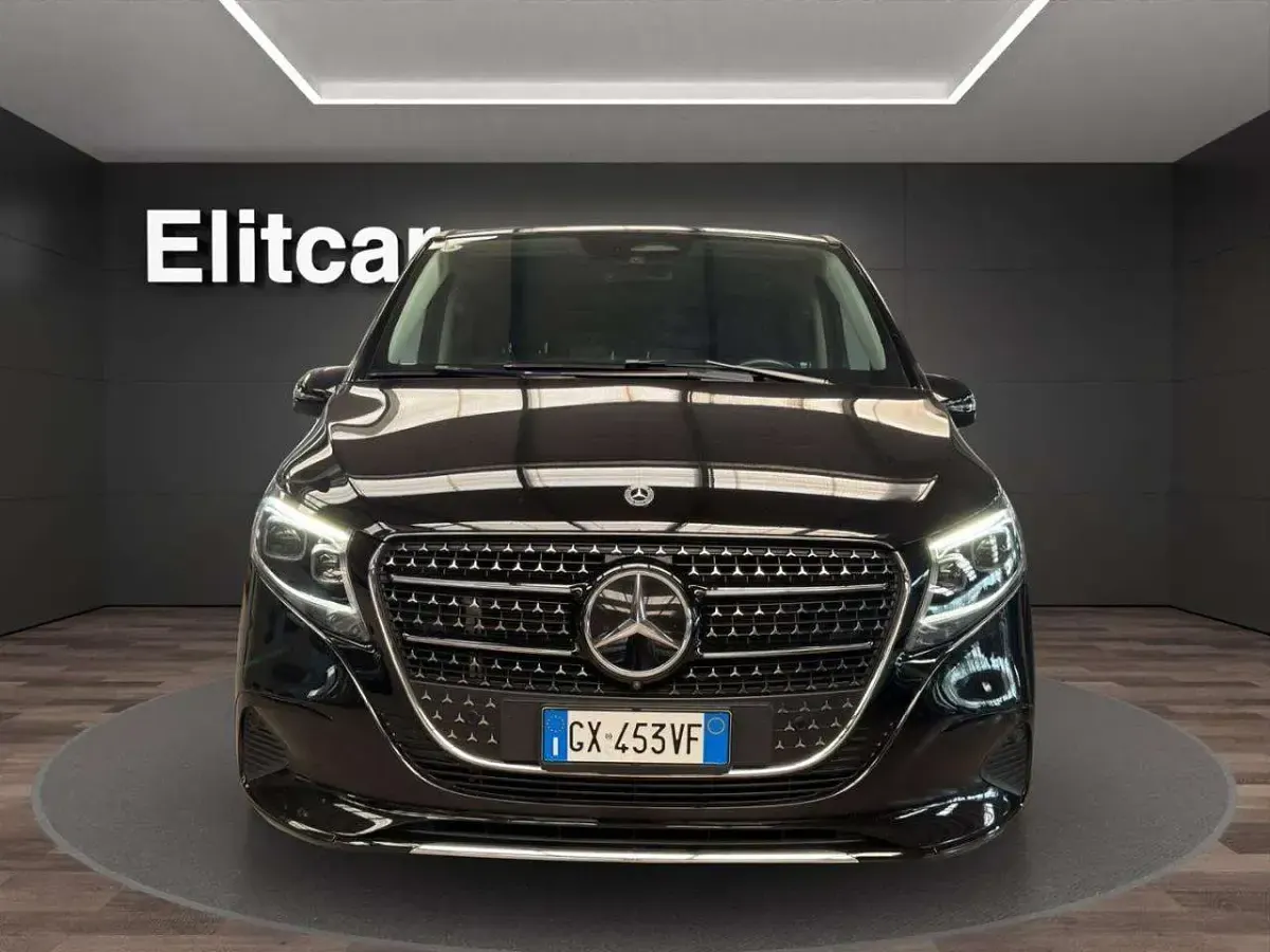 Usata Mercedes V250 Avantgarde 190 CV (139 kW) 2025 Nero Monovolume