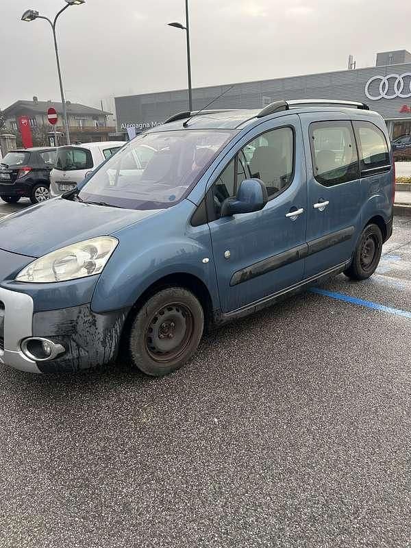 Usata Peugeot TePee Premium 120 CV (88 kW) 2011 Station wagon