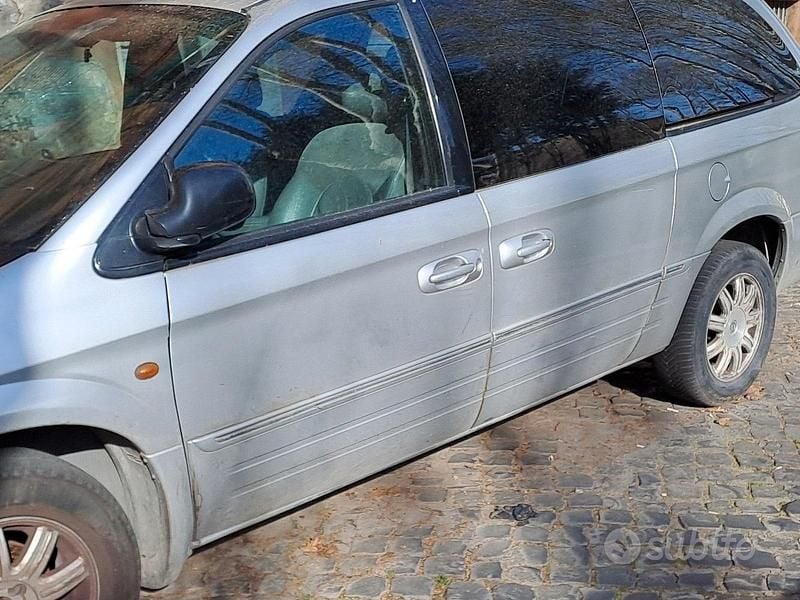 Usata Chrysler Grand Voyager 150 CV (110 kW) 2005 Monovolume