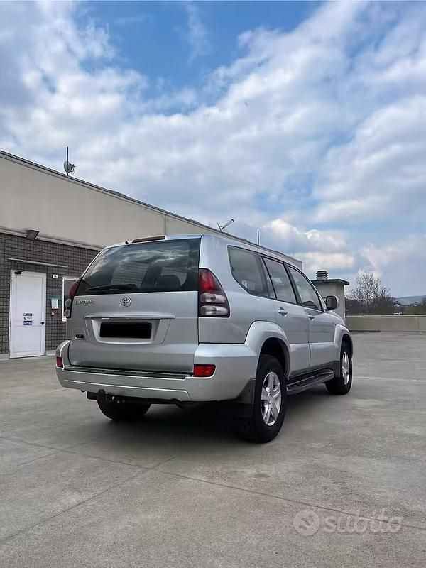 Usata Toyota Land Cruiser 173 CV (127 kW) 2006 Grigio SUV