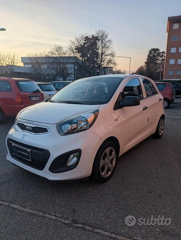 Usata Kia Picanto 69 CV (50 kW) 2012 Bianco Utilitaria