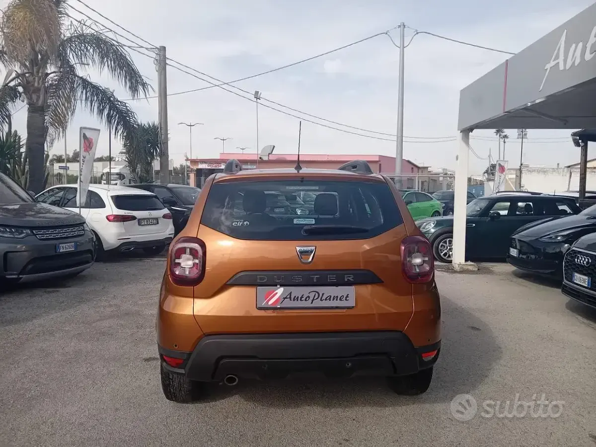 Usata Dacia Duster Lauréate 110 CV (80 kW) 2018 Arancione SUV