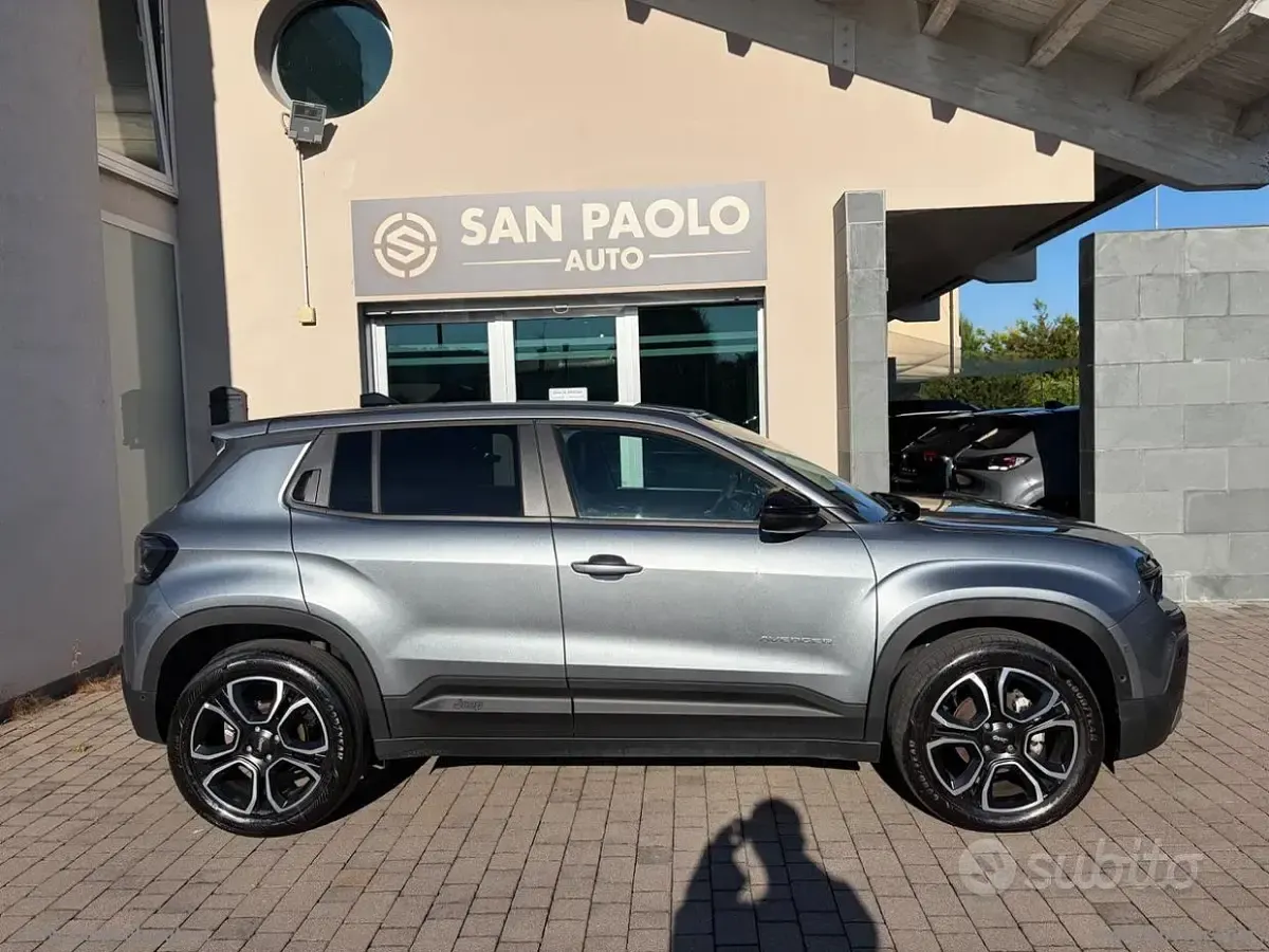 Usata Jeep Avenger Summit 101 CV (74 kW) 2025 Grigio SUV