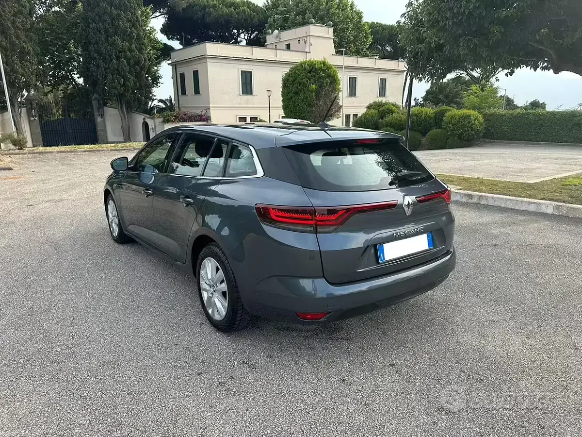 Usata Renault Mégane GrandTour Equilibre 116 CV (85 kW) 2023 Grigio Station wagon