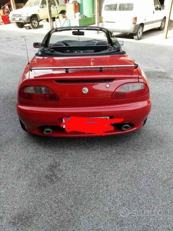 Usata MG F 146 CV (107 kW) 1998 Rosso Cabrio