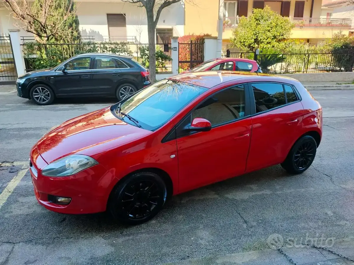 Usata Fiat Bravo Dynamic 120 CV (88 kW) 2010 Rosso Utilitaria