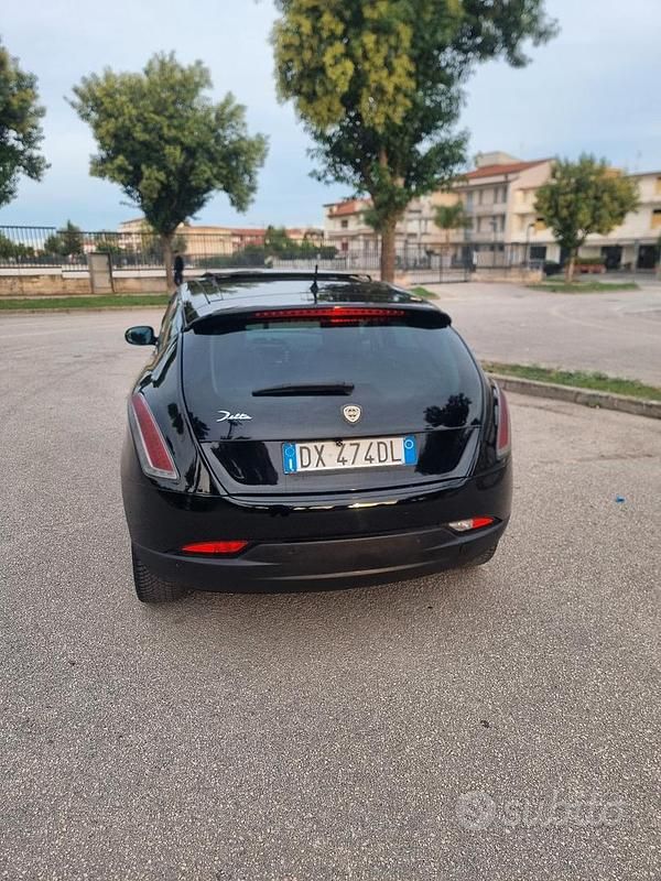 Usata Lancia Delta 120 CV (88 kW) 2009 Nero Utilitaria