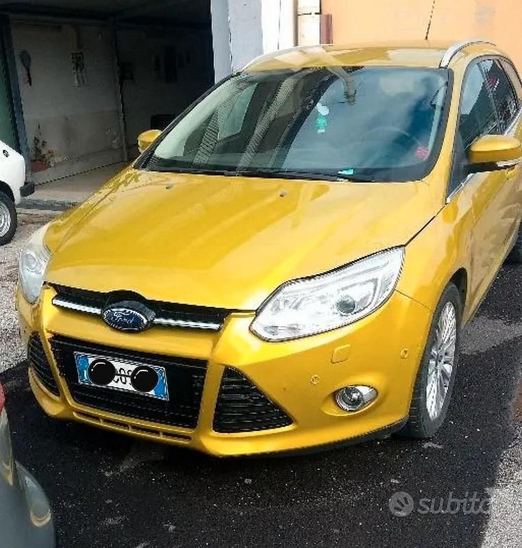 Usata Ford Focus Titanium 116 CV (85 kW) 2011 Giallo Berlina