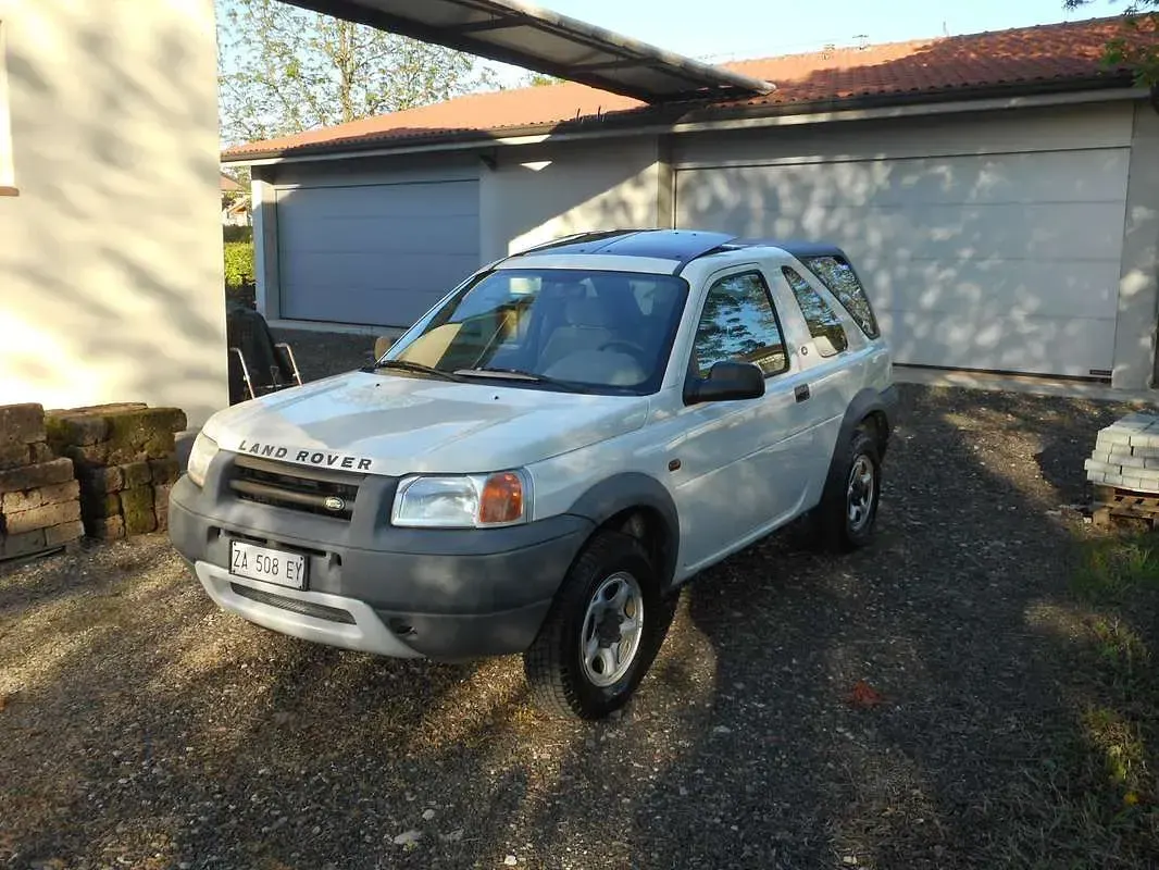 Usata Land Rover Freelander 103 CV (75 kW) 2000 Bianco SUV