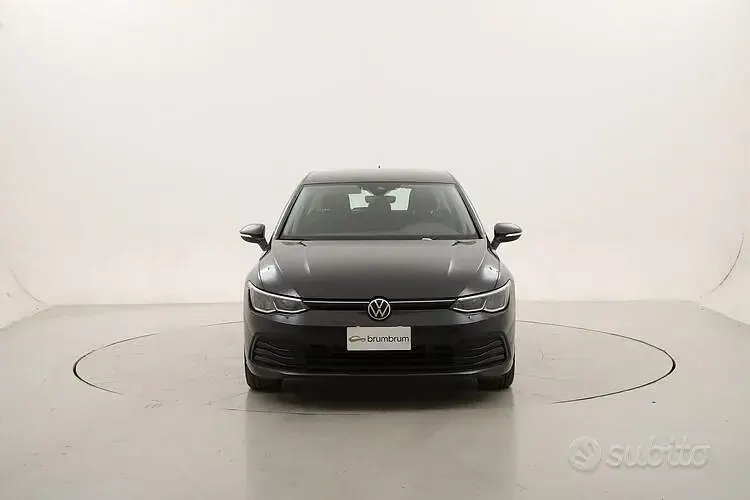 Usata VW Golf VIII Life 110 CV (80 kW) 2021 Grigio Berlina