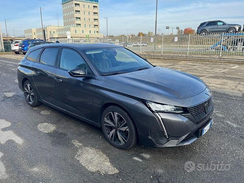 Grigio Usata 2023 Peugeot 308 Allure Station wagon | 19.900 € (Buon prezzo) - Immagine 1/4