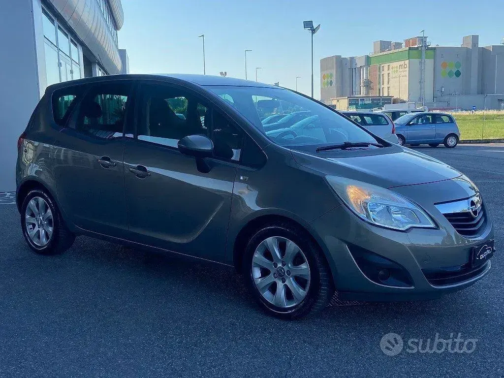 Usata Opel Meriva Cosmo 120 CV (88 kW) 2013 Grigio Monovolume