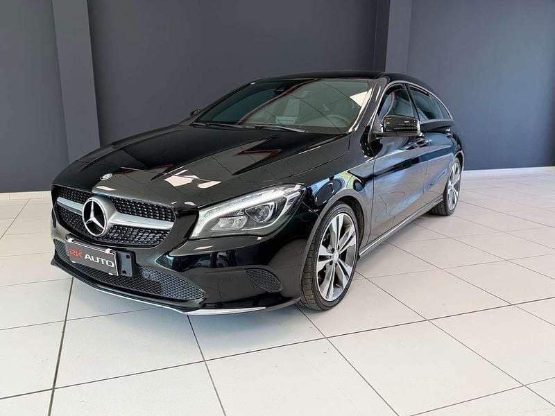 Usata Mercedes CLA220 Shooting Brake 177 CV (130 kW) 2016 Nero Station wagon