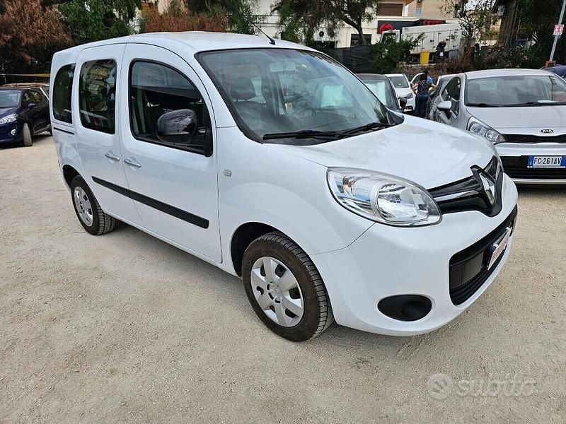 Usata Renault Kangoo Life 75 CV (55 kW) 2019 Bianco Monovolume