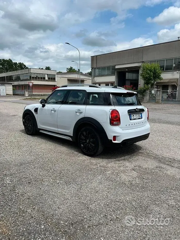 Usata Mini Countryman 116 CV (85 kW) 2017 Bianco SUV