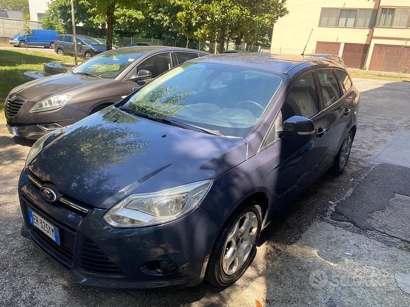 Usata Ford Focus 95 CV (69 kW) 2013 Blu Station wagon