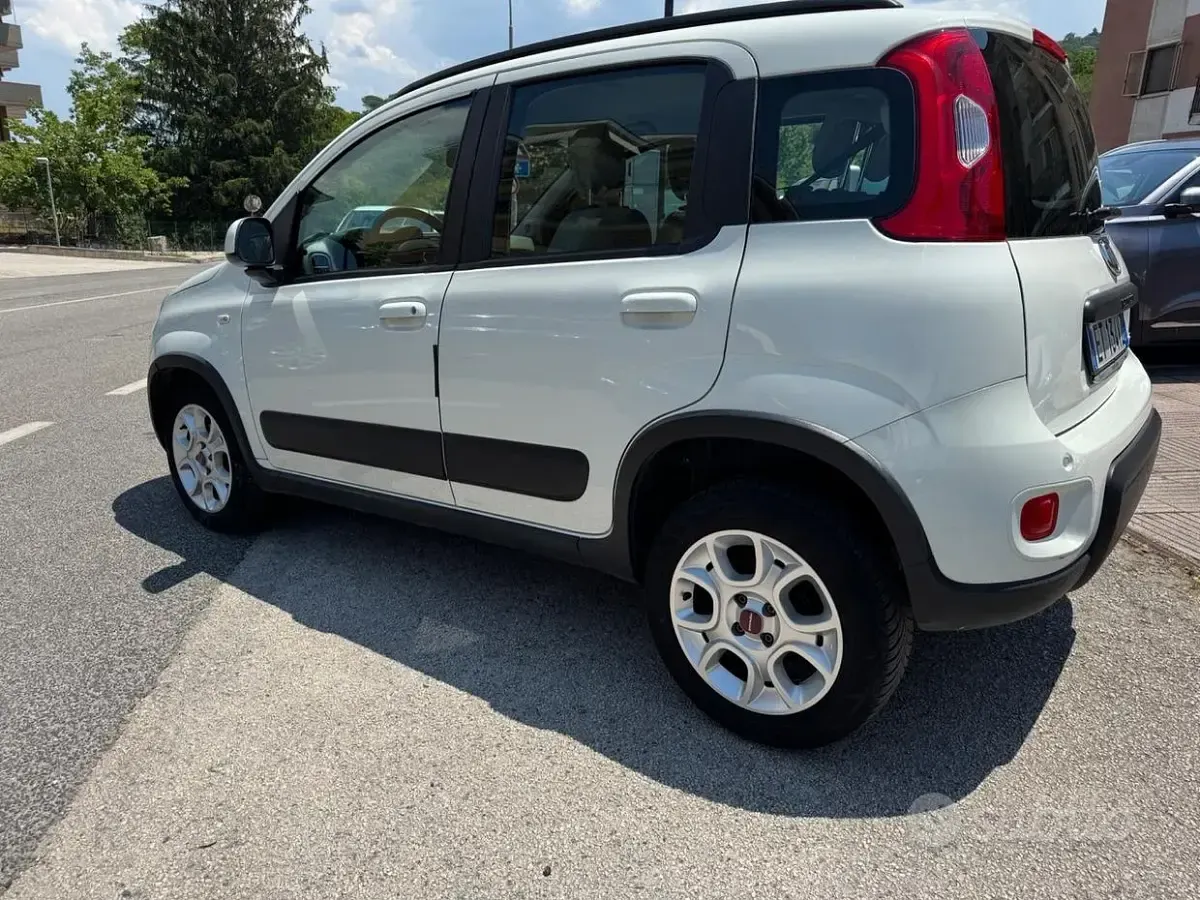 Usata Fiat Panda Trekking 80 CV (58 kW) 2014 Bianco Utilitaria