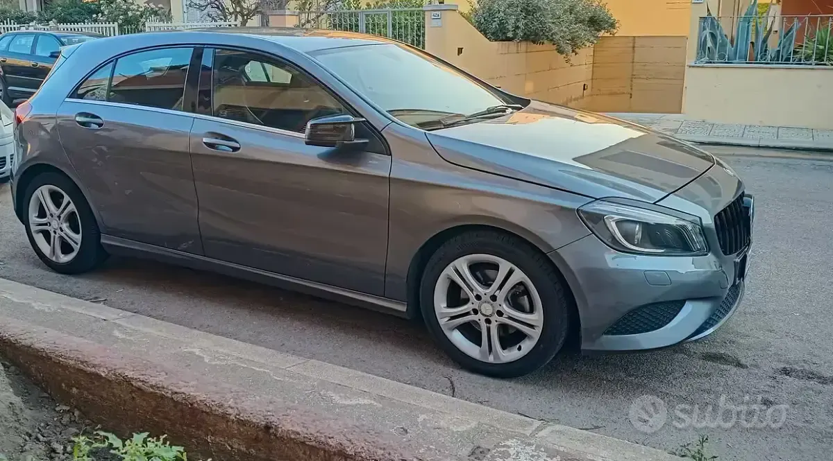 Usata Mercedes 200 136 CV (100 kW) 2014 Grigio Berlina